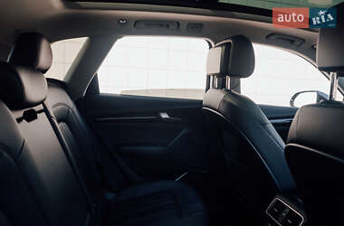 Внедорожник / Кроссовер Audi Q5 2017 в 