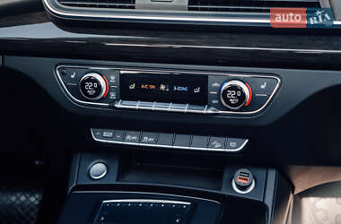 Внедорожник / Кроссовер Audi Q5 2017 в 