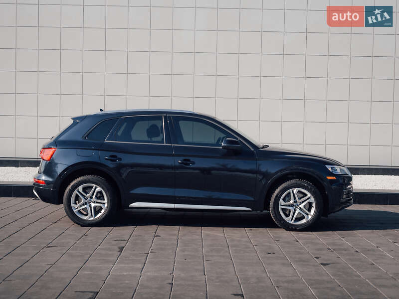 Внедорожник / Кроссовер Audi Q5 2017 в Кременчуге