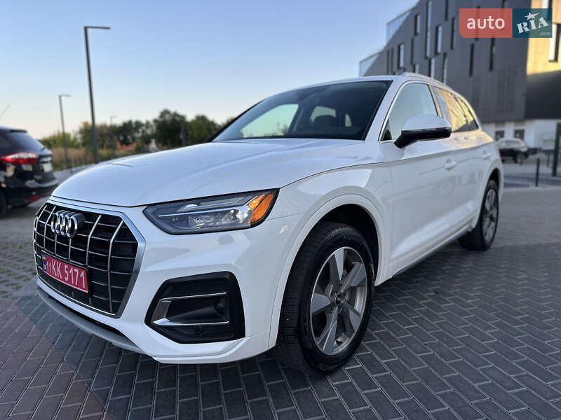 Позашляховик / Кросовер Audi Q5 2023 в 