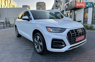 Позашляховик / Кросовер Audi Q5 2023 в 
