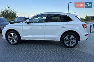 Позашляховик / Кросовер Audi Q5 2023 в 