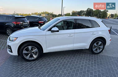 Позашляховик / Кросовер Audi Q5 2023 в 