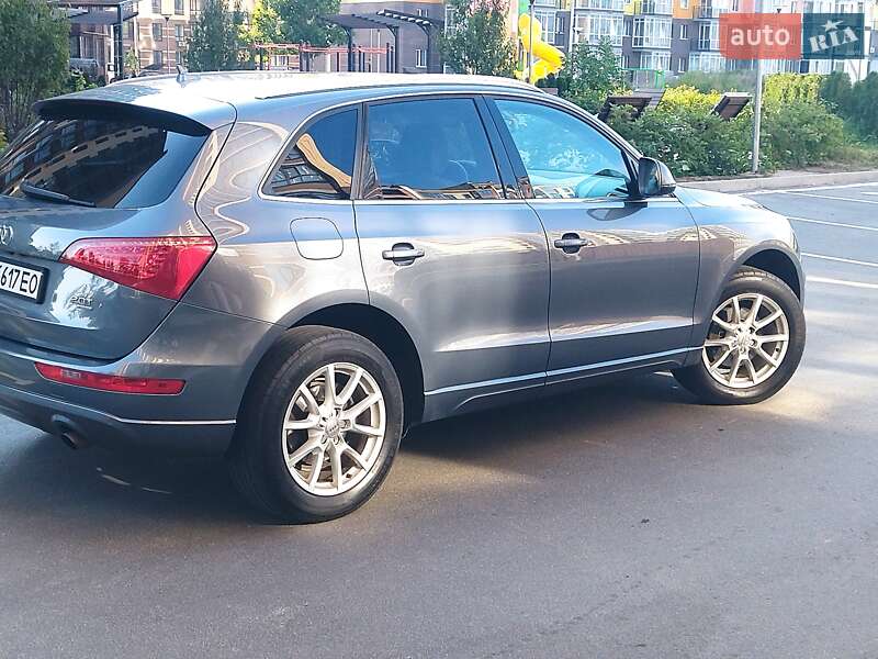 Внедорожник / Кроссовер Audi Q5 2012 в Чернигове