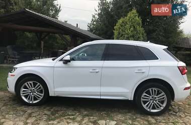 Внедорожник / Кроссовер Audi Q5 2018 в 