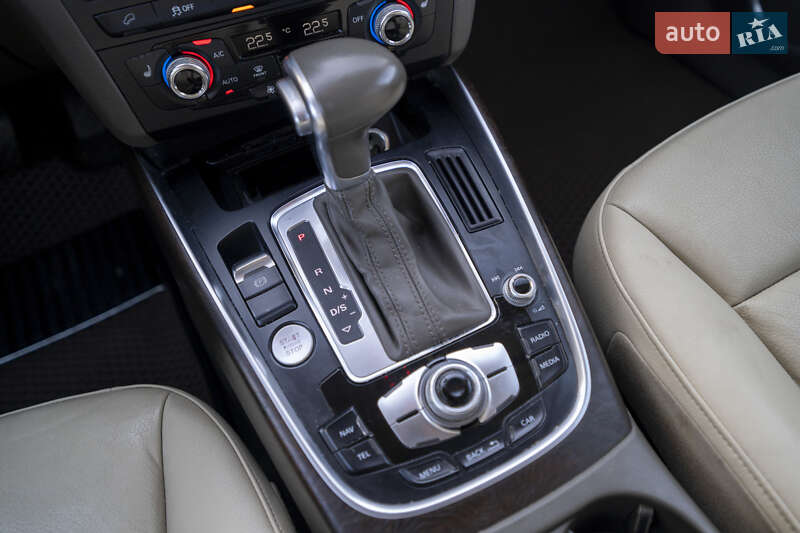 Позашляховик / Кросовер Audi Q5 2015 в Києві