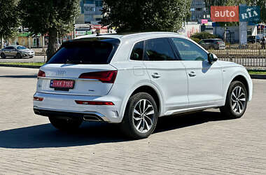 Позашляховик / Кросовер Audi Q5 2022 в 