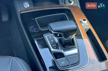 Позашляховик / Кросовер Audi Q5 2022 в 