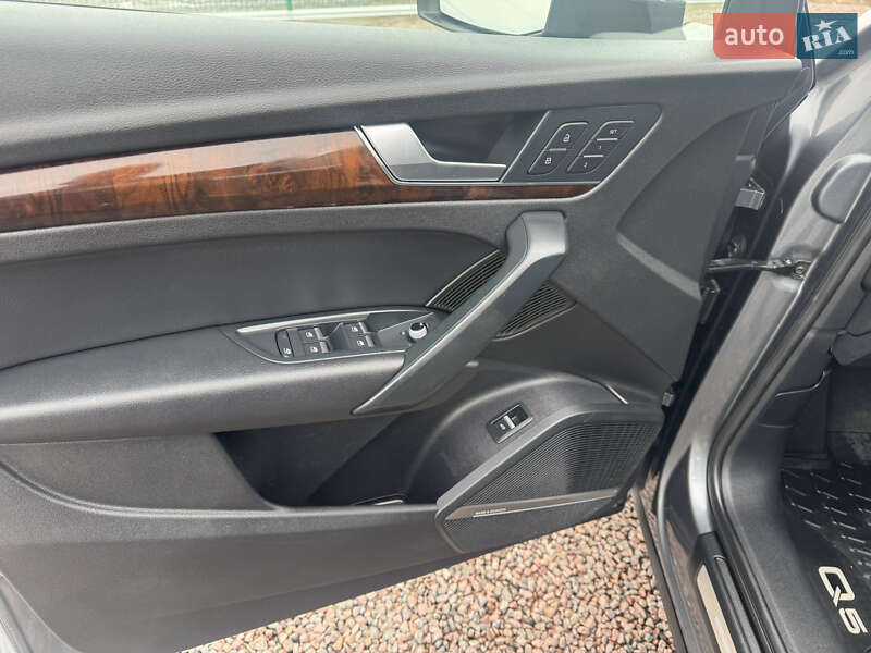 Внедорожник / Кроссовер Audi Q5 2018 в Луцке