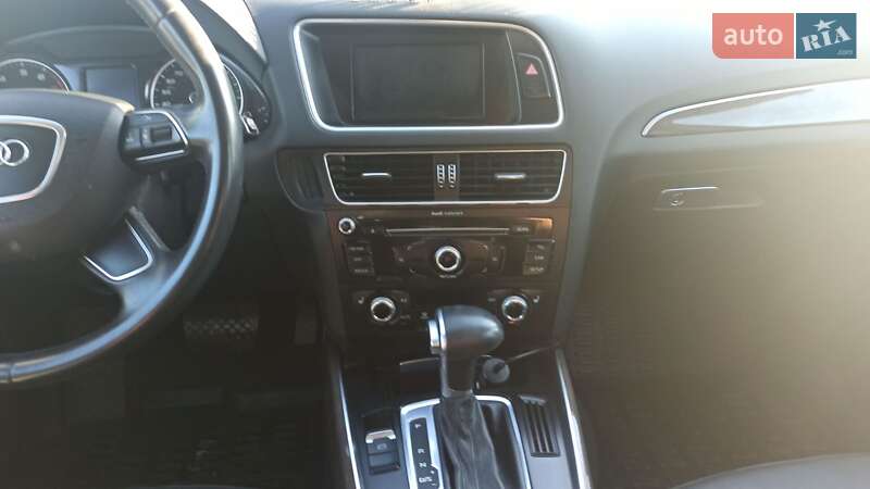 Внедорожник / Кроссовер Audi Q5 2014 в Новомосковске