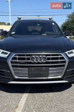 Позашляховик / Кросовер Audi Q5 2018 в 