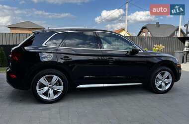 Внедорожник / Кроссовер Audi Q5 2018 в 