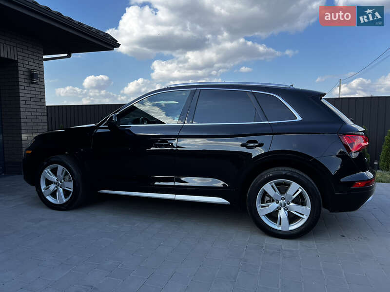 Позашляховик / Кросовер Audi Q5 2018 в Луцьку