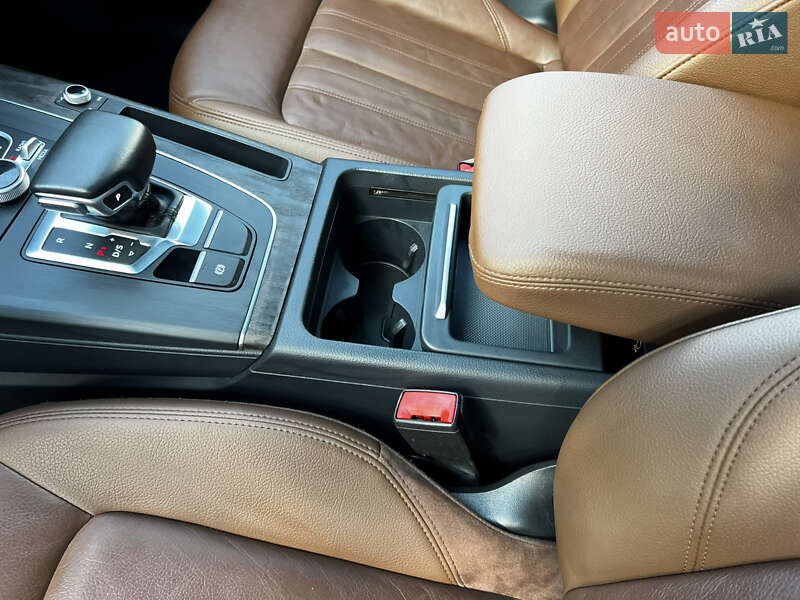 Позашляховик / Кросовер Audi Q5 2018 в Луцьку