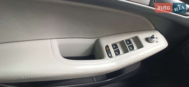 Внедорожник / Кроссовер Audi Q5 2012 в Киеве