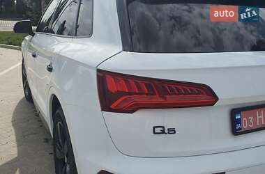 Внедорожник / Кроссовер Audi Q5 2017 в 