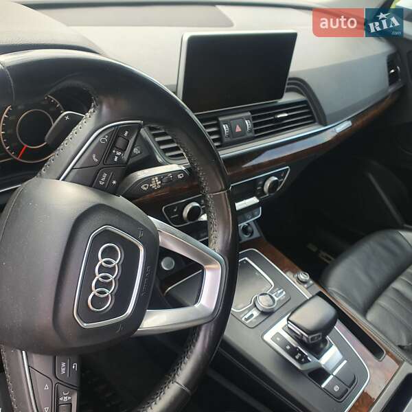 Внедорожник / Кроссовер Audi Q5 2017 в Луцке