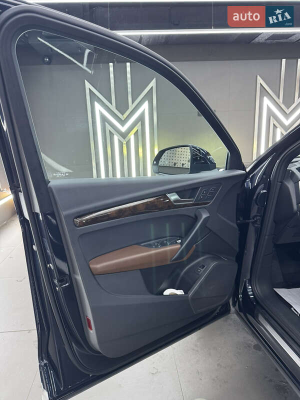 Внедорожник / Кроссовер Audi Q5 2018 в Ужгороде