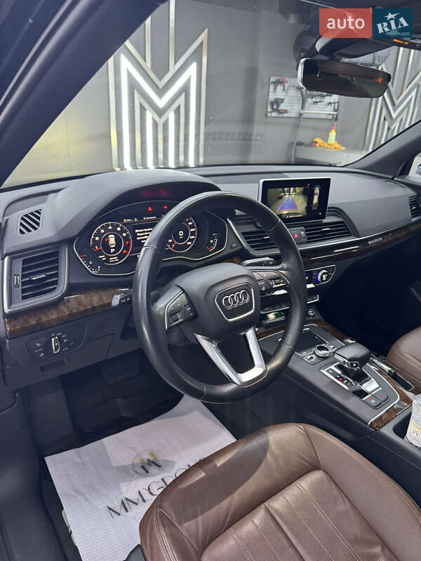 Внедорожник / Кроссовер Audi Q5 2018 в Ужгороде