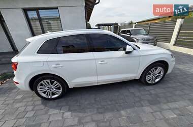 Внедорожник / Кроссовер Audi Q5 2018 в 