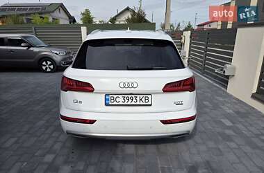 Внедорожник / Кроссовер Audi Q5 2018 в 