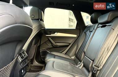 Внедорожник / Кроссовер Audi Q5 2017 в 