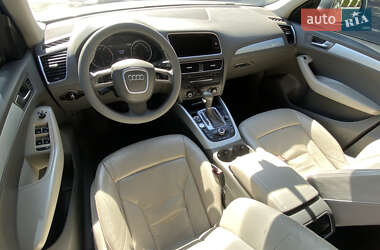 Внедорожник / Кроссовер Audi Q5 2009 в 