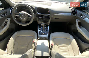 Внедорожник / Кроссовер Audi Q5 2009 в 