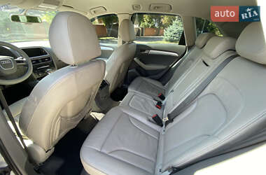 Внедорожник / Кроссовер Audi Q5 2009 в 