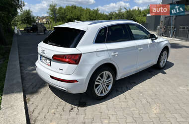 Позашляховик / Кросовер Audi Q5 2019 в  фото 5 Позашляховик / Кросовер Audi Q5 2019 в