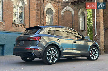Внедорожник / Кроссовер Audi Q5 2024 в 