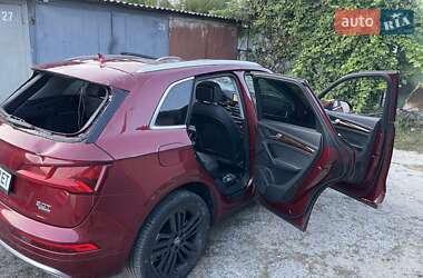 Внедорожник / Кроссовер Audi Q5 2017 в 