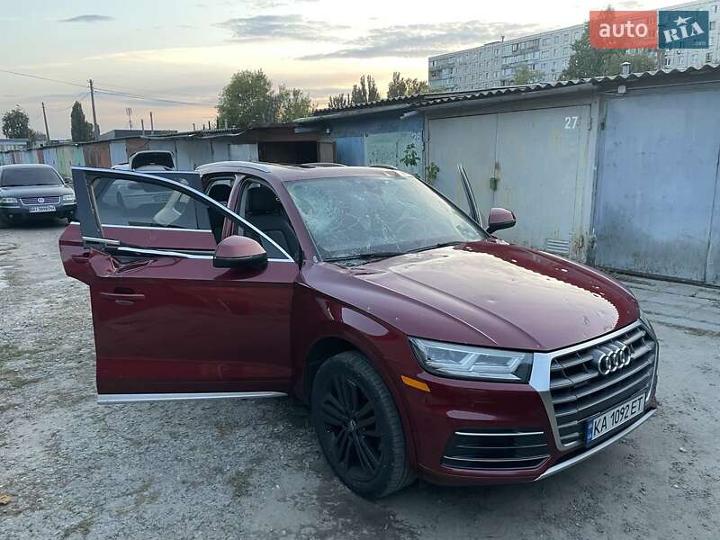 Внедорожник / Кроссовер Audi Q5 2017 в 
