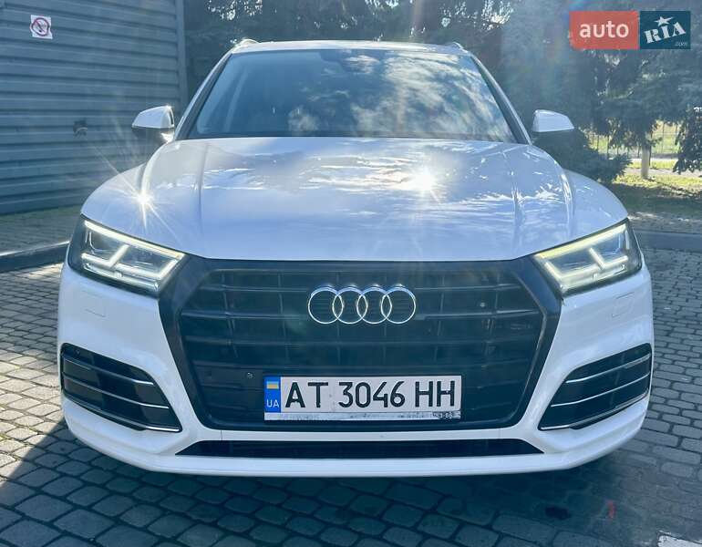 Позашляховик / Кросовер Audi Q5 2018 в 
