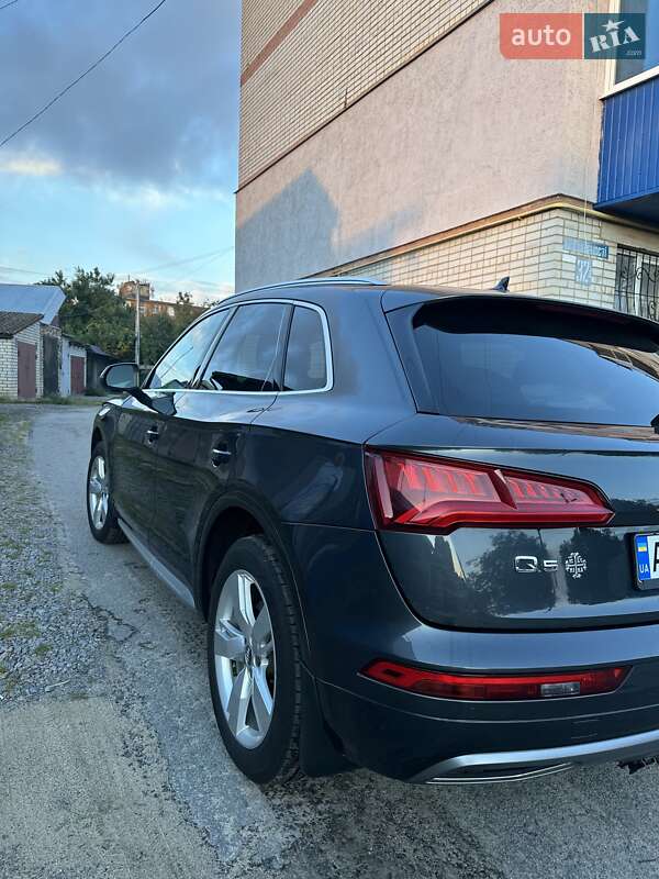 Позашляховик / Кросовер Audi Q5 2018 в Славуті фото 28 Позашляховик / Кросовер Audi Q5 2018 в Славуті