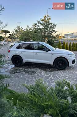 Внедорожник / Кроссовер Audi Q5 2023 в 