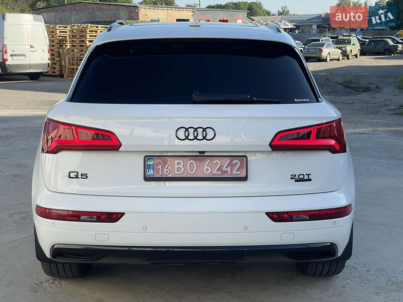 Позашляховик / Кросовер Audi Q5 2018 в Лубнах