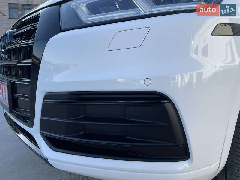Позашляховик / Кросовер Audi Q5 2018 в Лубнах