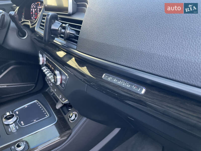 Позашляховик / Кросовер Audi Q5 2018 в Лубнах