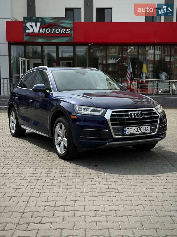 Внедорожник / Кроссовер Audi Q5 2018 в 