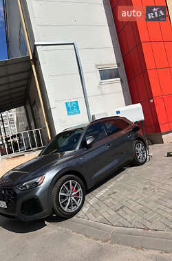 Внедорожник / Кроссовер Audi Q5 2024 в 