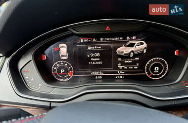 Внедорожник / Кроссовер Audi Q5 2017 в 