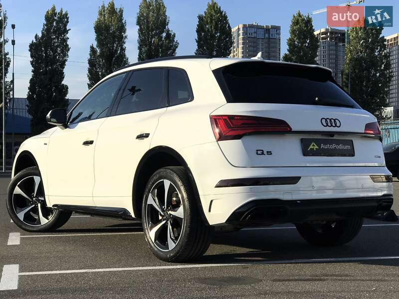 Позашляховик / Кросовер Audi Q5 2022 в Києві