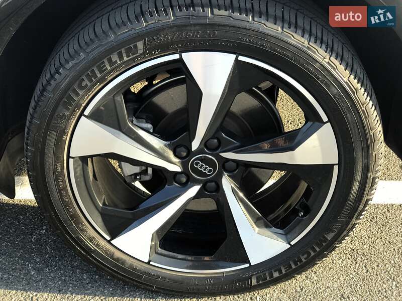 Позашляховик / Кросовер Audi Q5 2022 в Києві