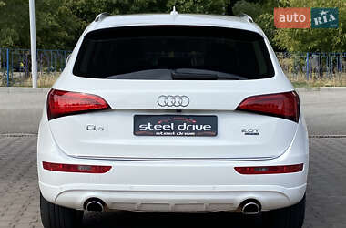 Позашляховик / Кросовер Audi Q5 2015 в 