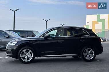 Внедорожник / Кроссовер Audi Q5 2017 в 