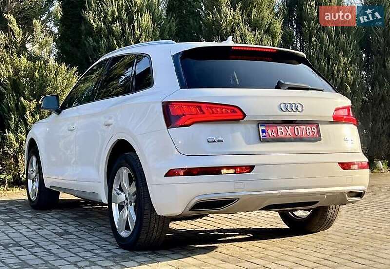 Позашляховик / Кросовер Audi Q5 2017 в Львові
