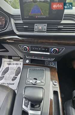 Внедорожник / Кроссовер Audi Q5 2018 в 