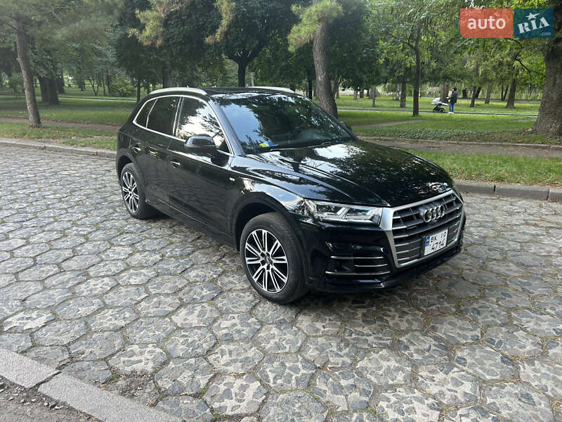Внедорожник / Кроссовер Audi Q5 2017 в Ровно