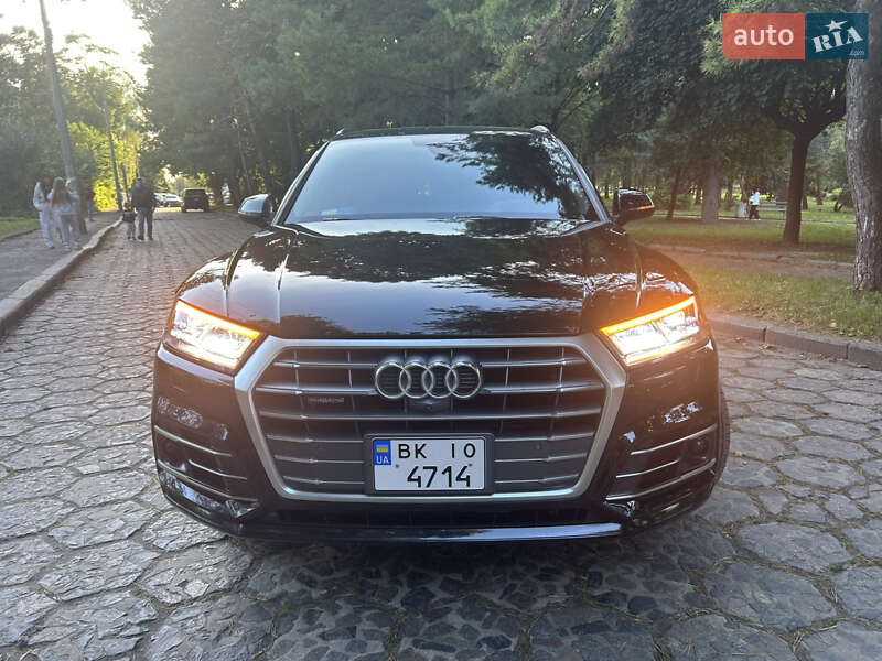 Внедорожник / Кроссовер Audi Q5 2017 в Ровно